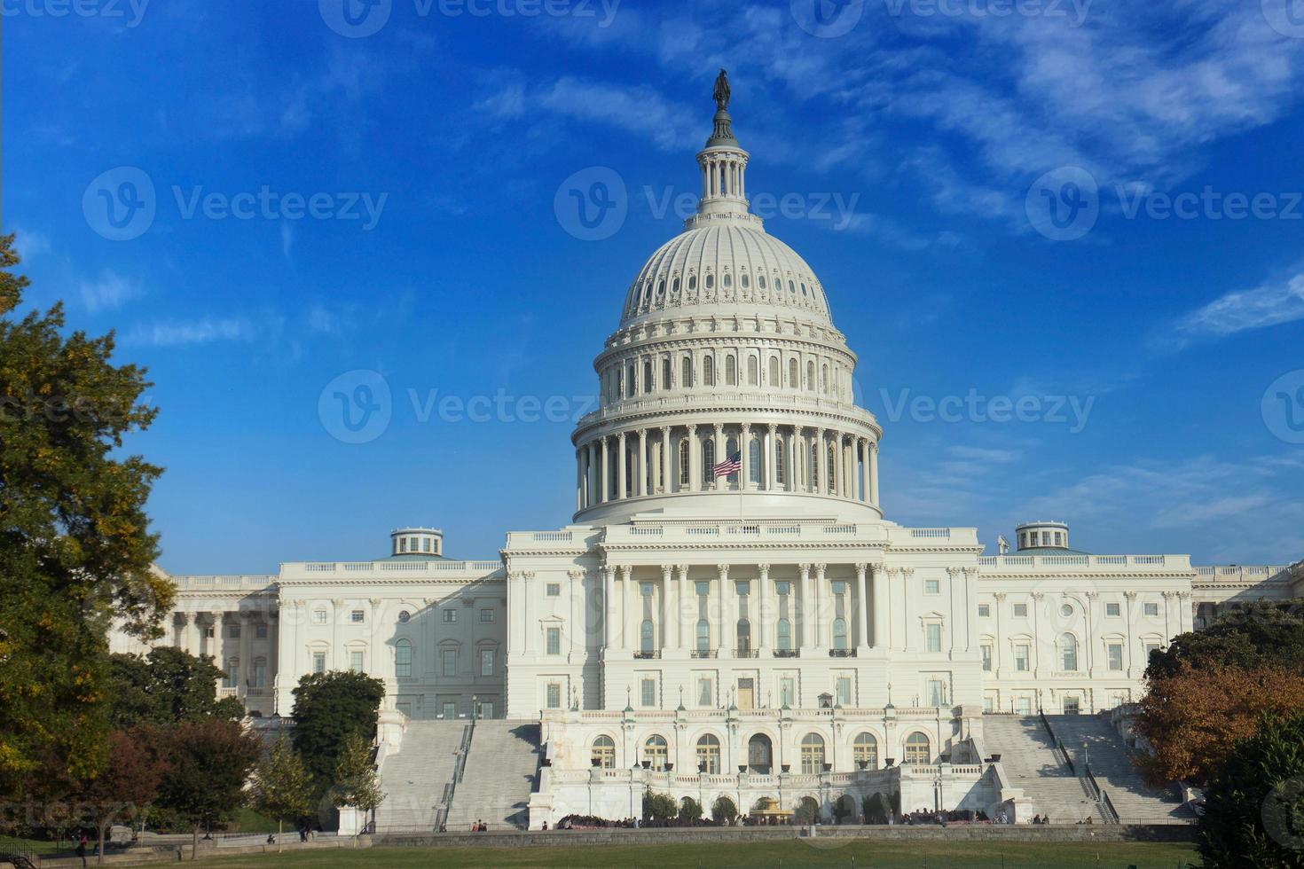 The United States pf America capitol building on a sunny day photo