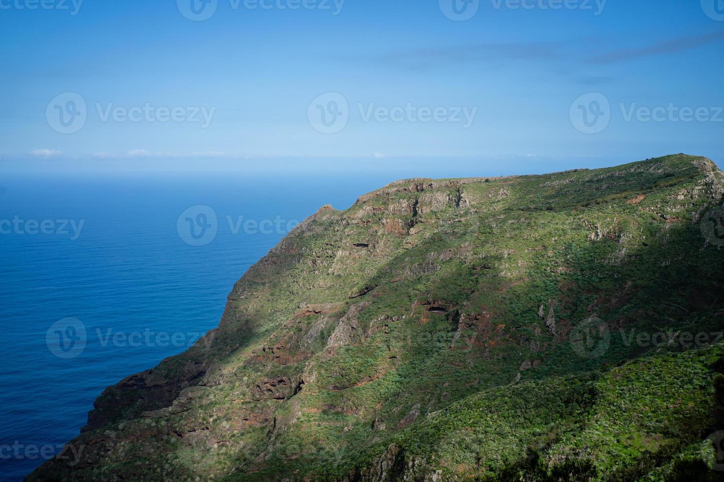 Vista de las montañas de Anaga en Tenerife foto