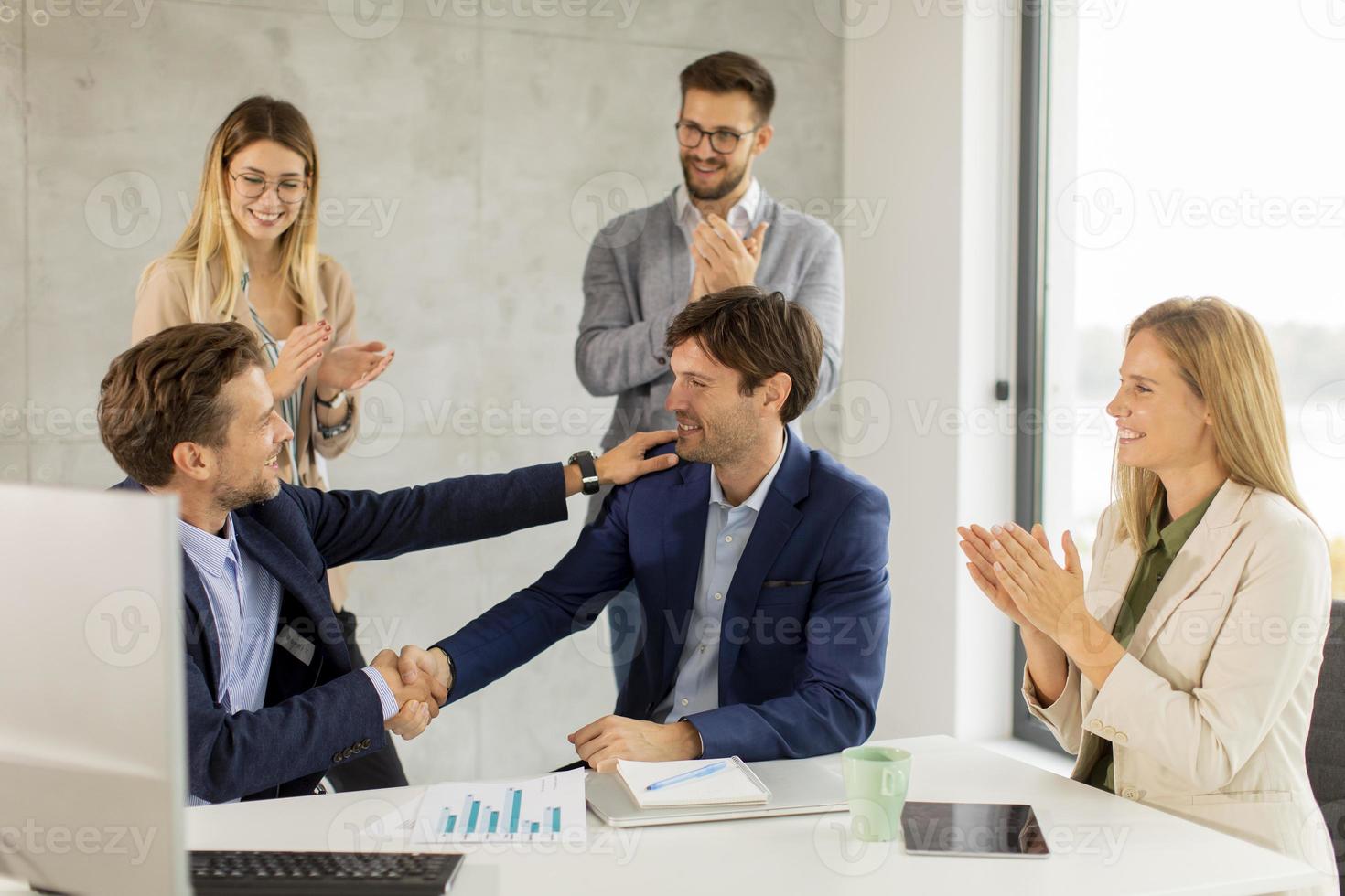 gente de negocios en una reunión foto