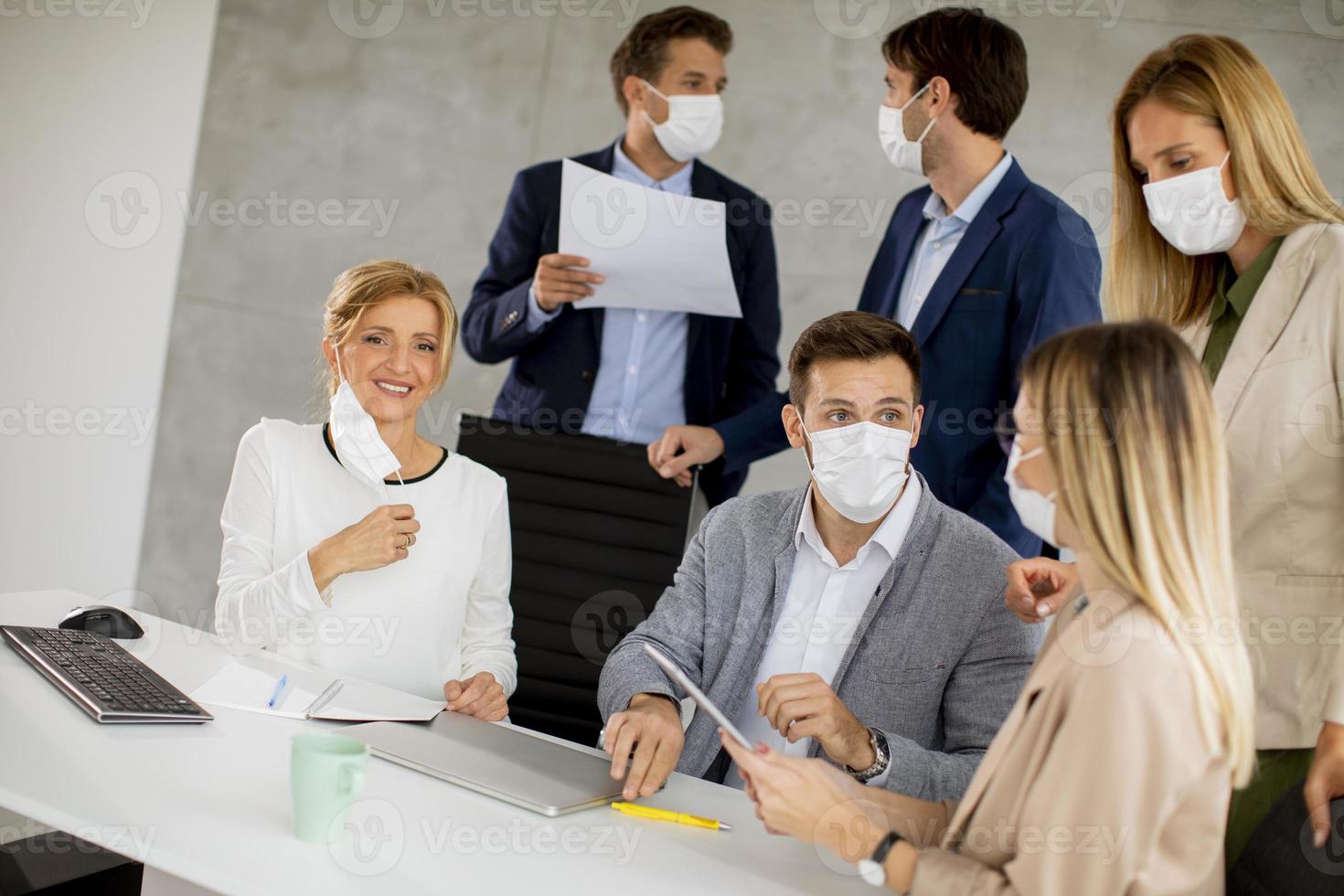 primer plano, de, un, equipo, en, máscaras foto