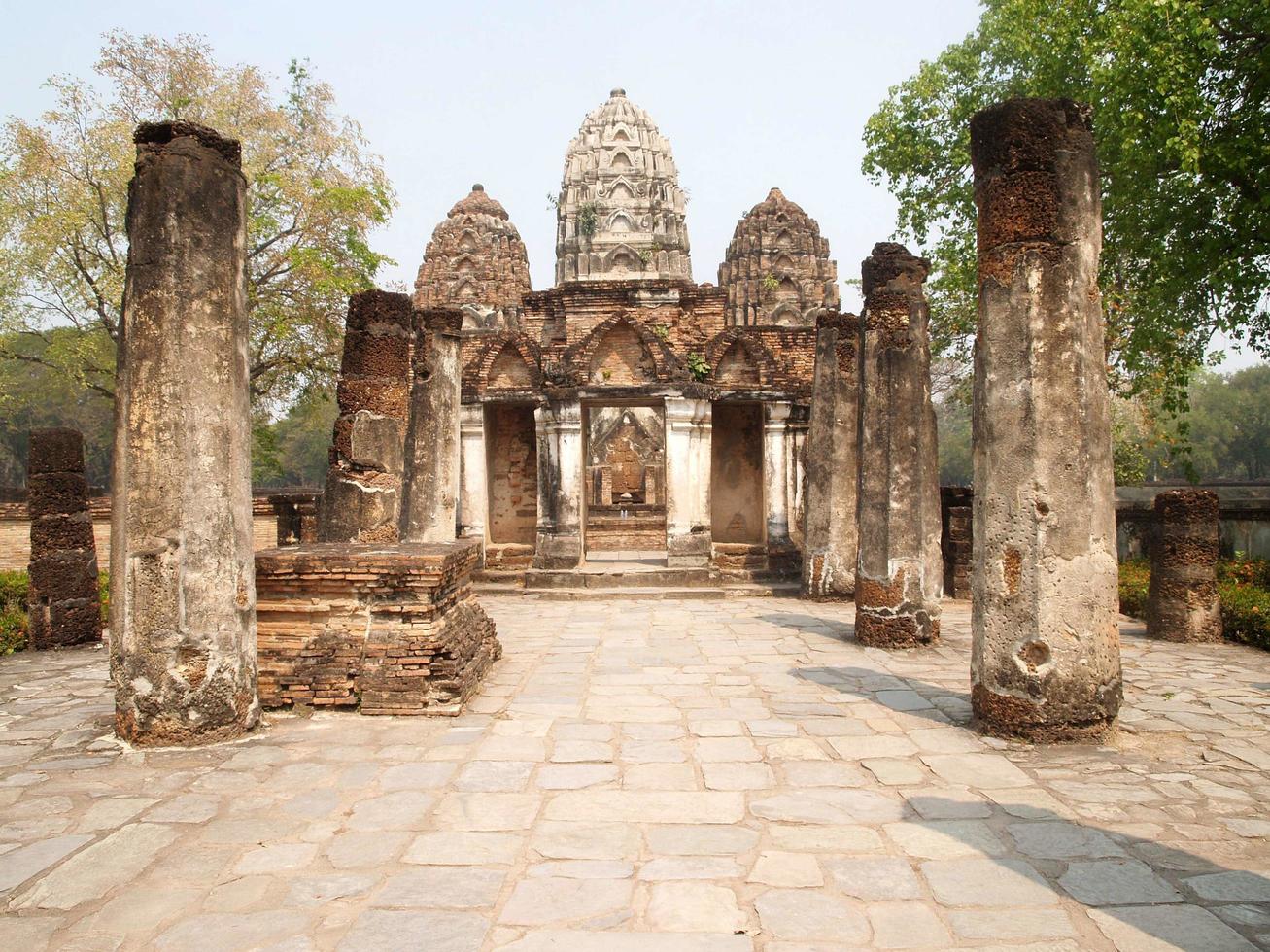 parque histórico de sukhothai tailandia foto