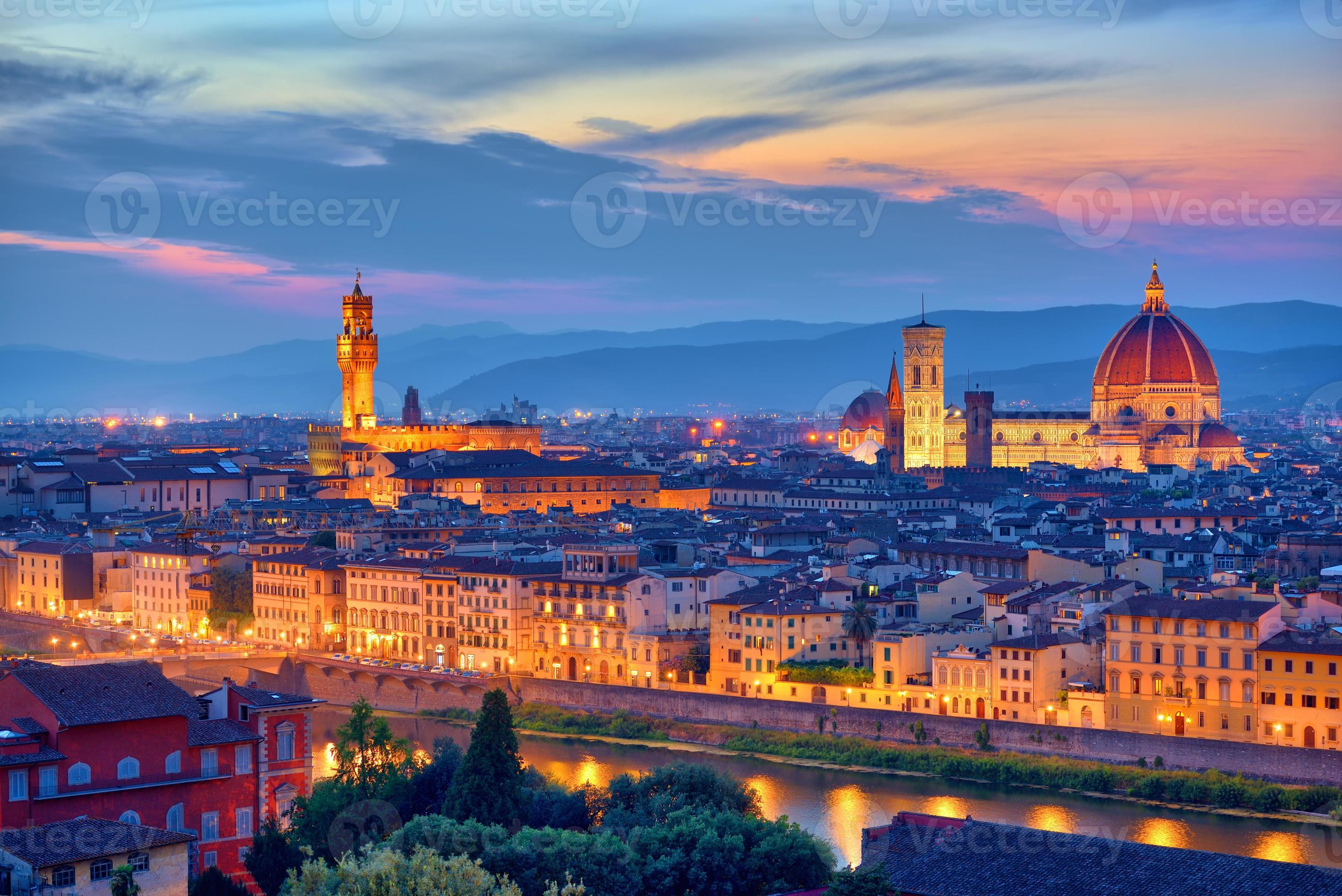 Florencia, Toscana paisaje nocturno foto