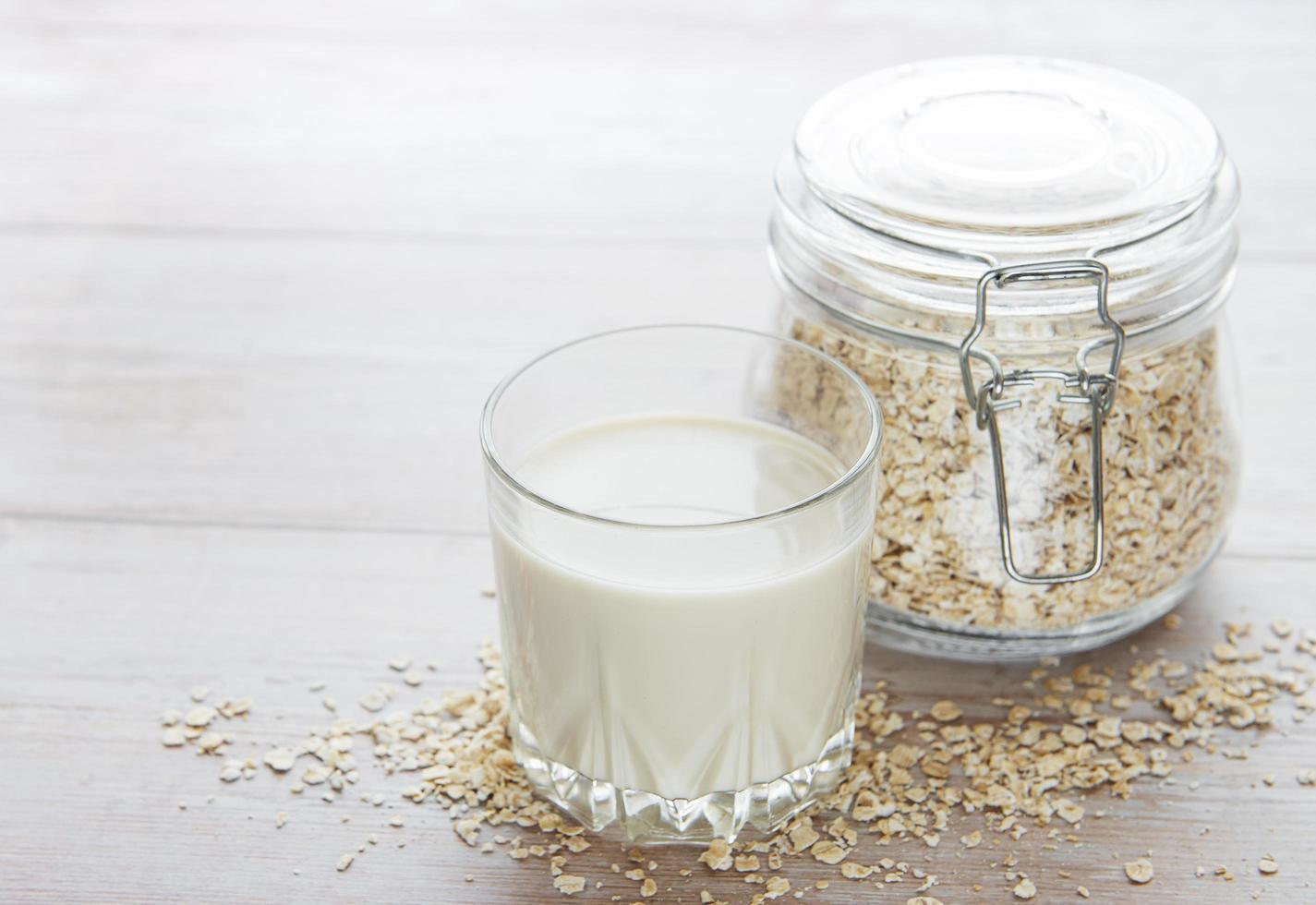 leche de avena vegana leche alternativa no láctea foto