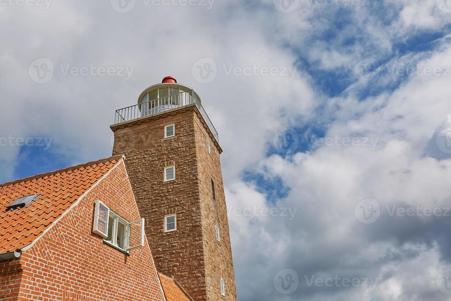 Torre del faro de Svaneke en la isla de Bornholm, Dinamarca foto