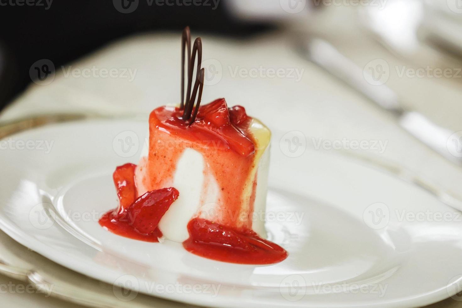 postre de dulces en una fiesta de bodas foto