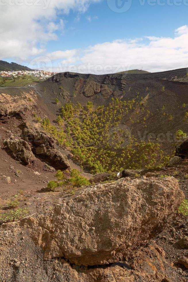 Cráter del volcán San Antonio en Las Palmas en las Islas Canarias foto