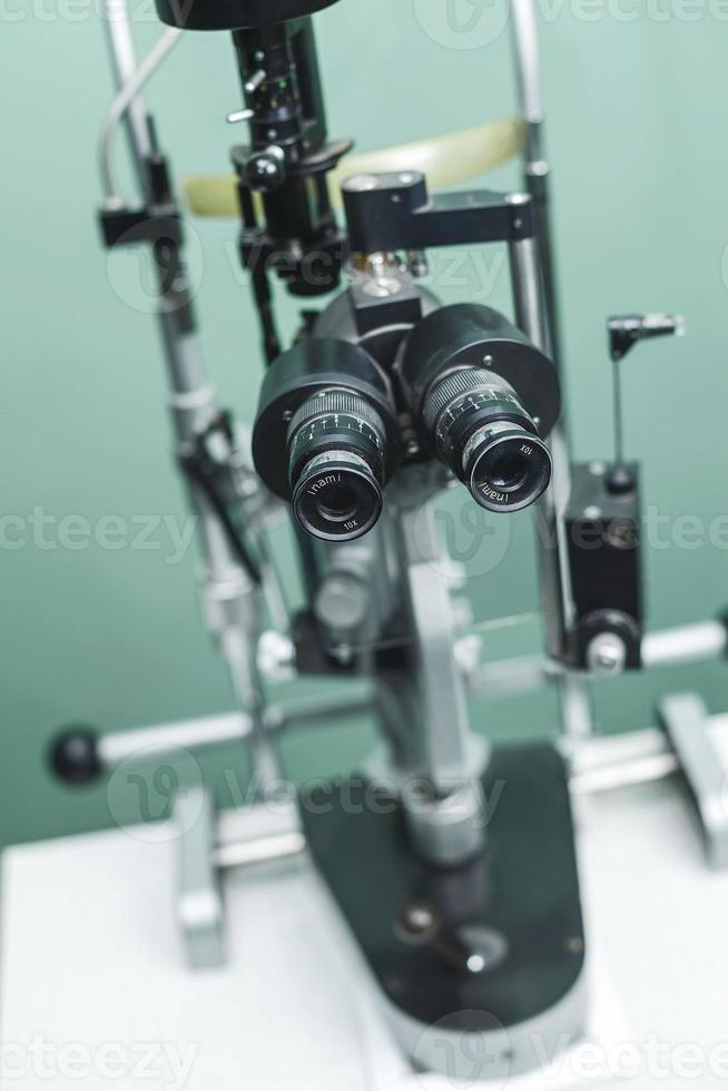 equipo médico optometrista utilizado para exámenes de la vista foto