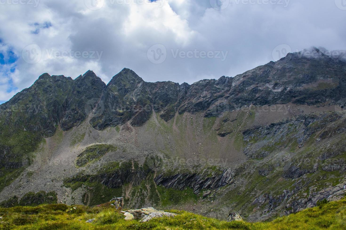 picos alpinos del tirol del sur foto