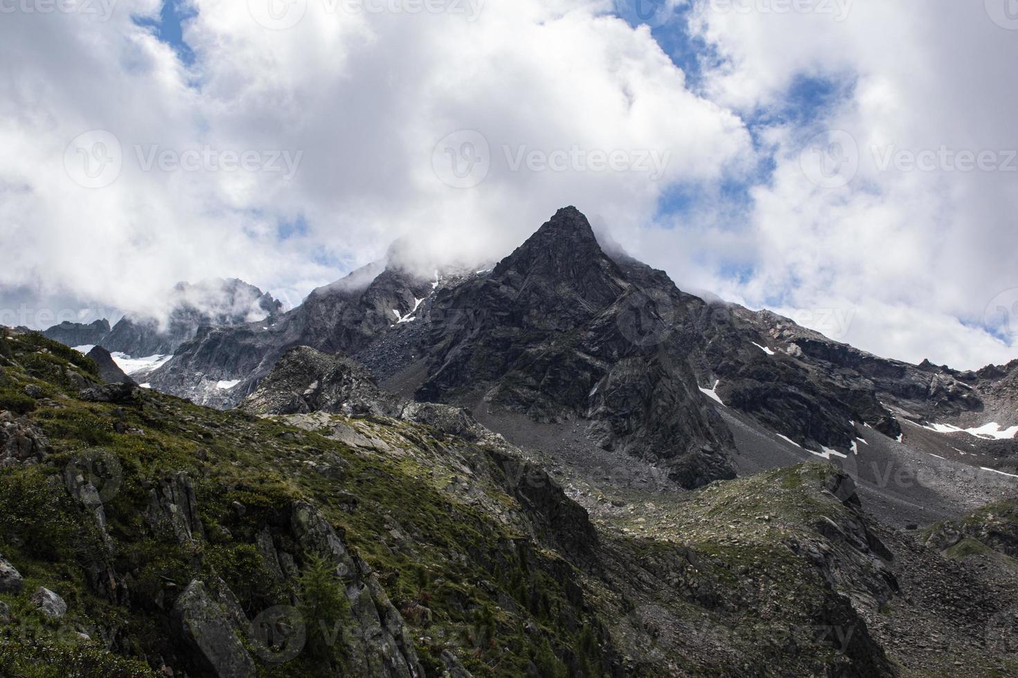 picos alpinos del tirol del sur foto