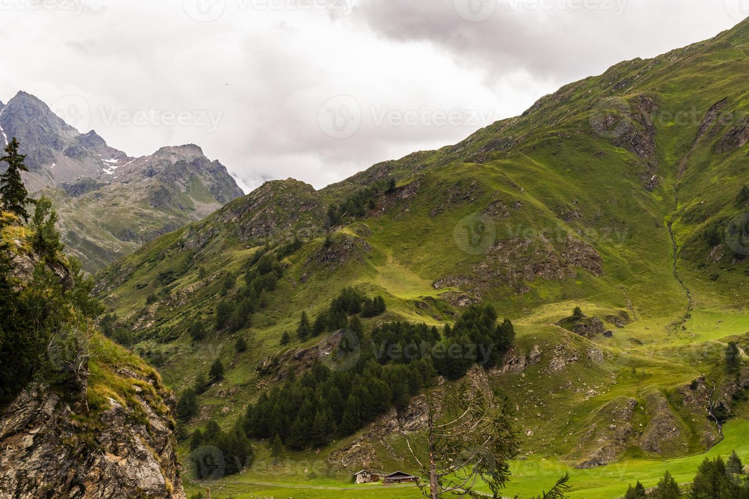 Passo Rombo a lo largo de la frontera entre Austria e Italia foto