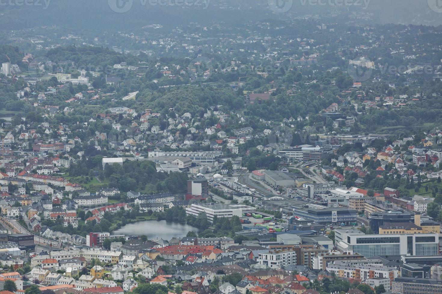 vista de la ciudad de bergen desde el monte floyen foto