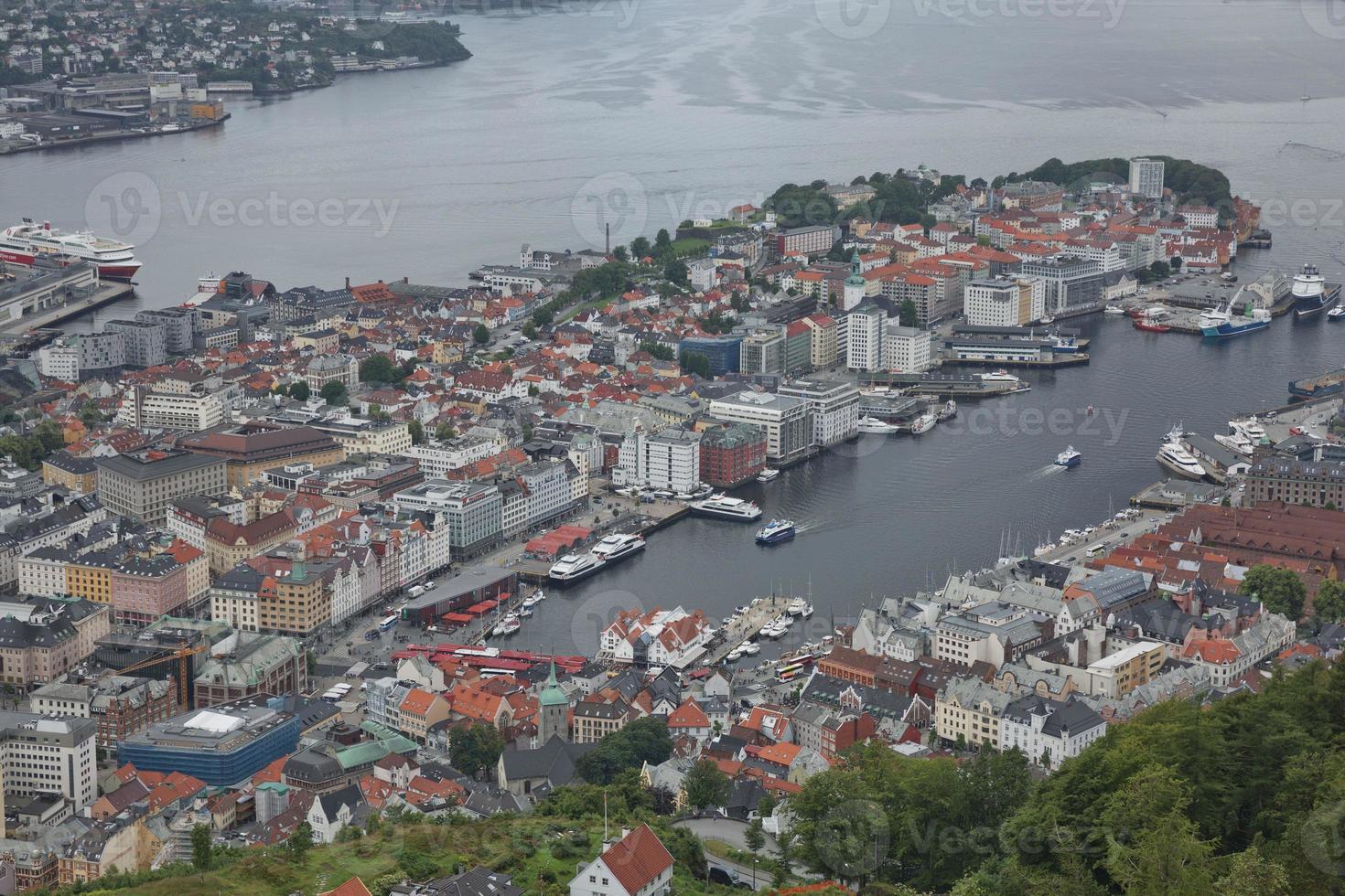 vista de la ciudad de bergen desde el monte floyen foto