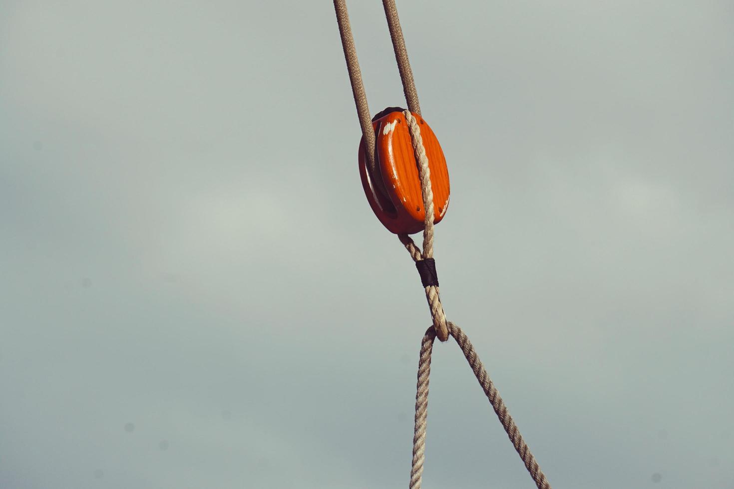 rope in the seaport photo