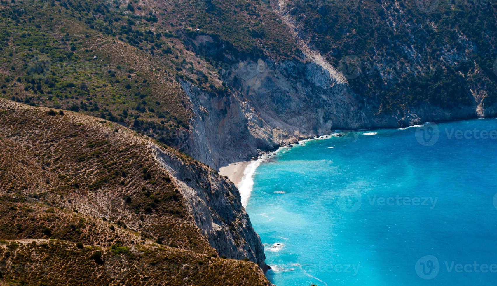 Isla Cefalonia Grecia hermosa vista de la bahía de mirtos foto