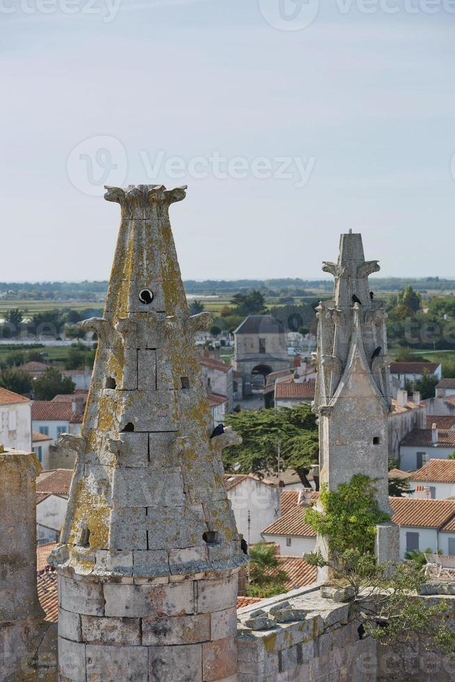 Vista aérea de Saint Martin de Re desde la iglesia Saint Martin en Ile de Re en Francia foto