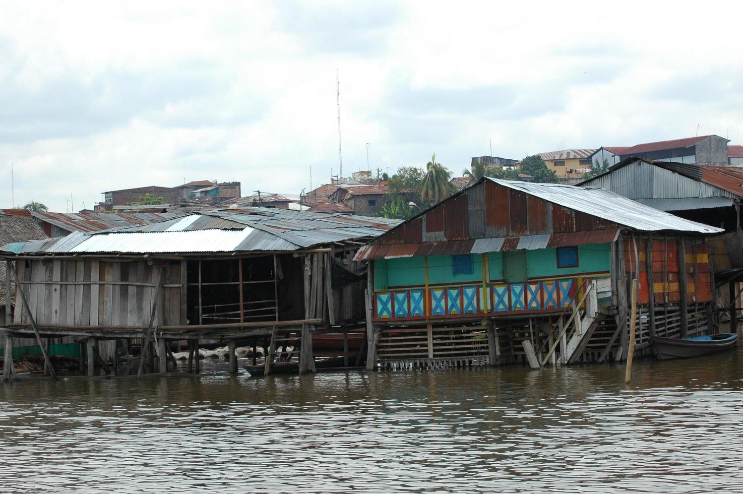 los barrios marginales del pueblo de belén en iquitos foto