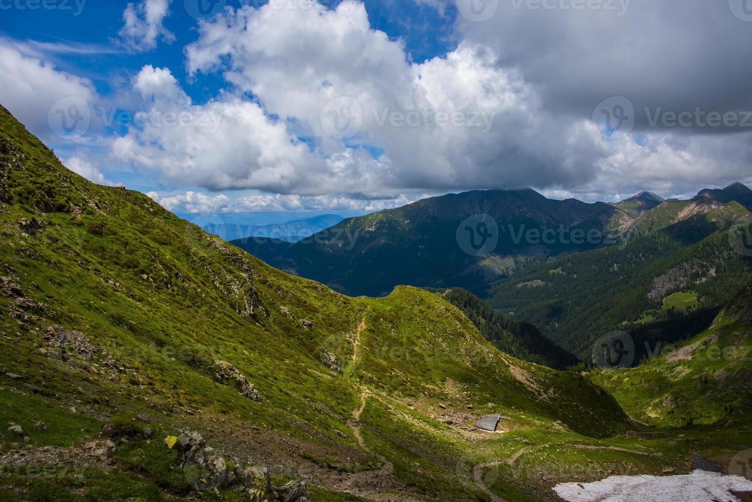 Paisaje cerca del lago Levico, Trento Italia foto