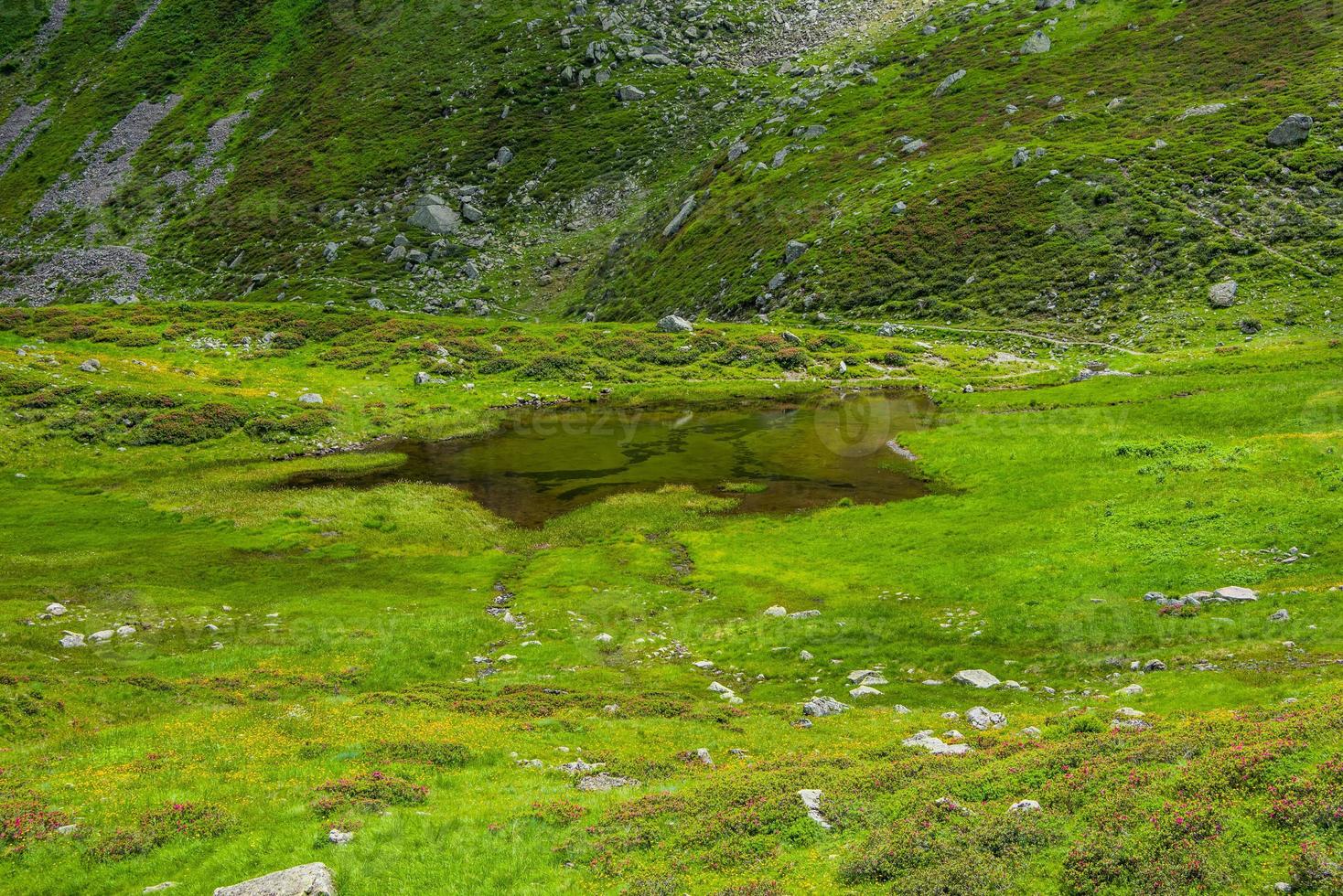 Paisaje cerca del lago Levico, Trento, Italia foto