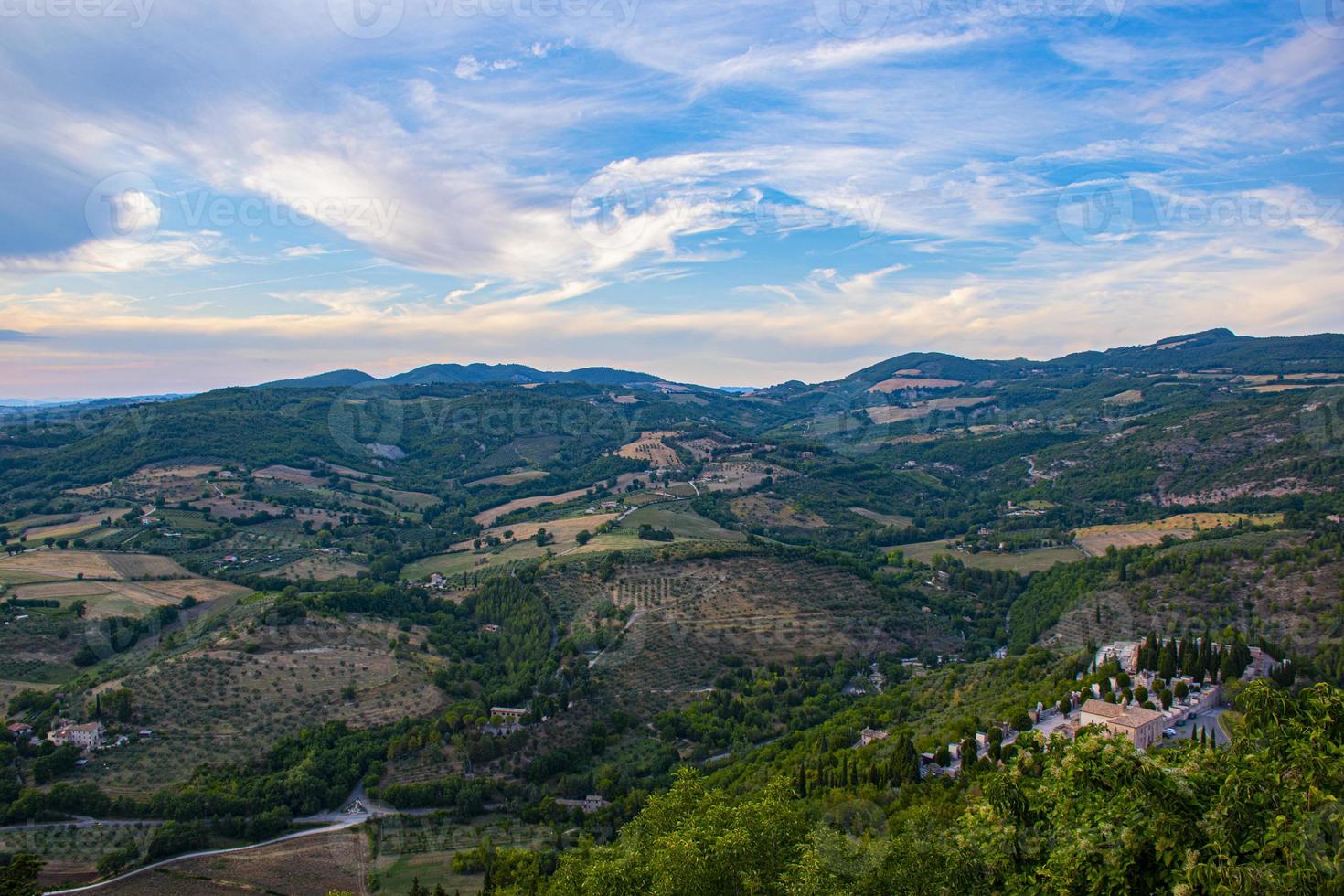 colinas en Asís, Italia foto