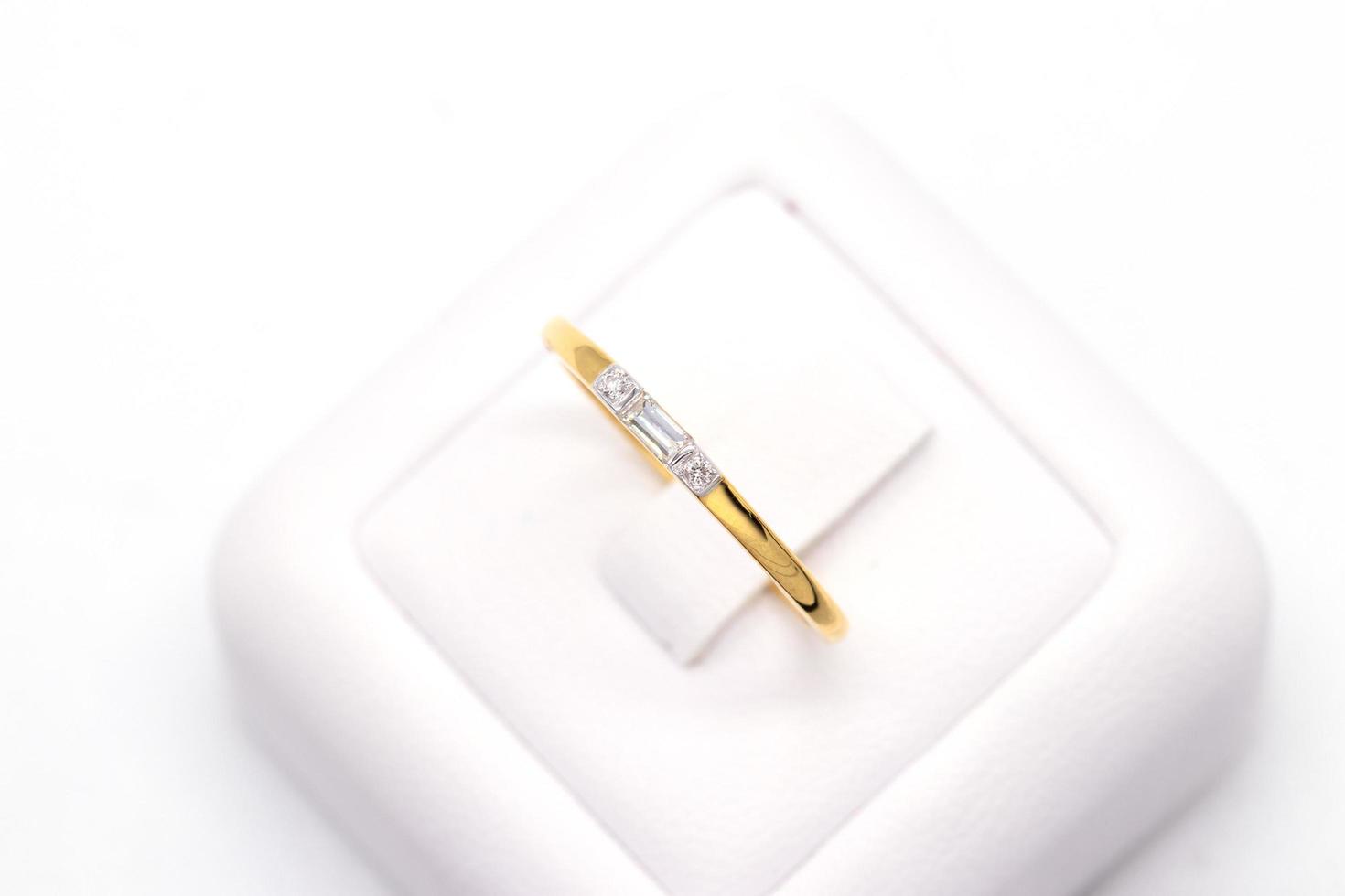 Diamond ring 9k gold photo