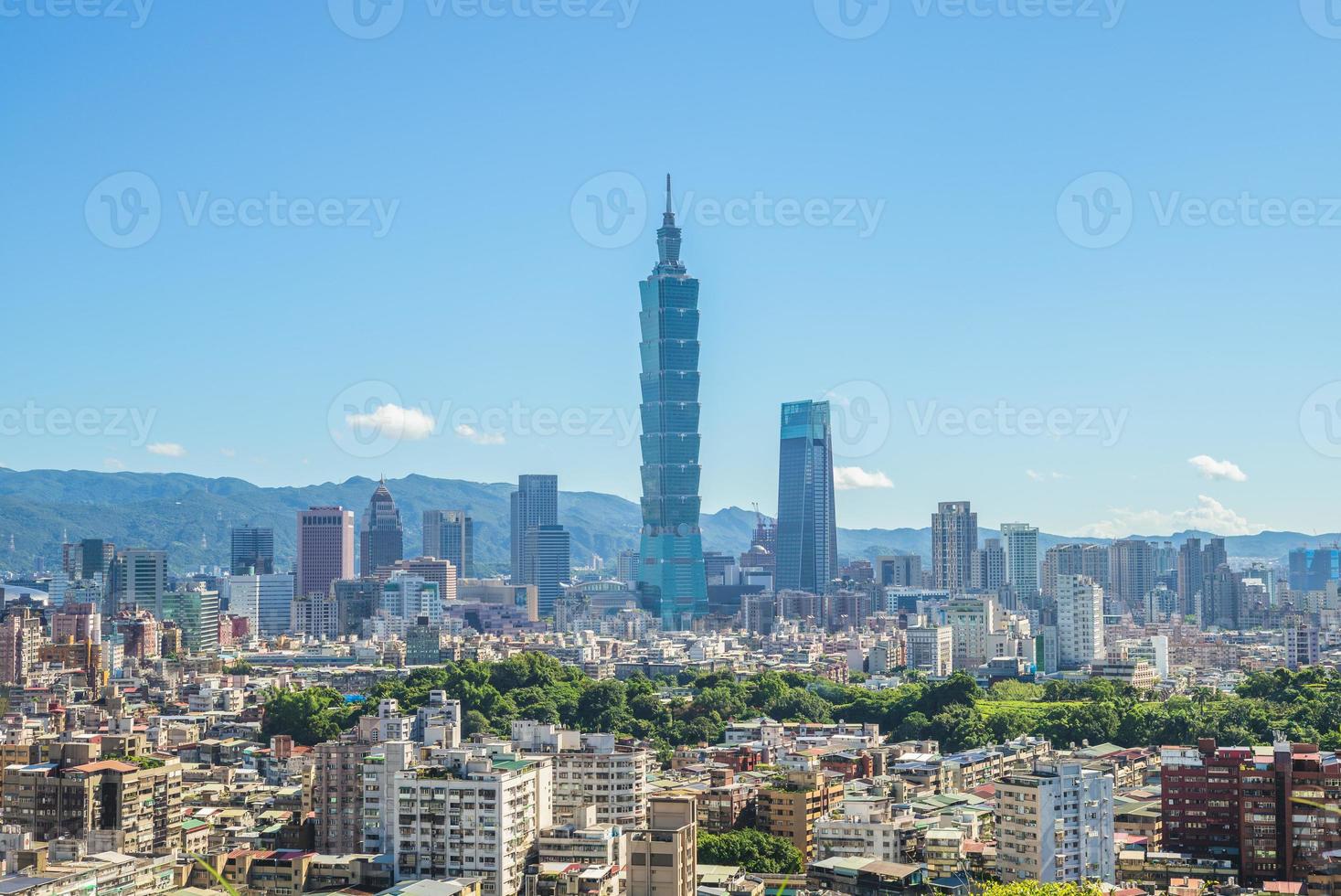 vista panorámica de la ciudad de taipei en taiwán foto