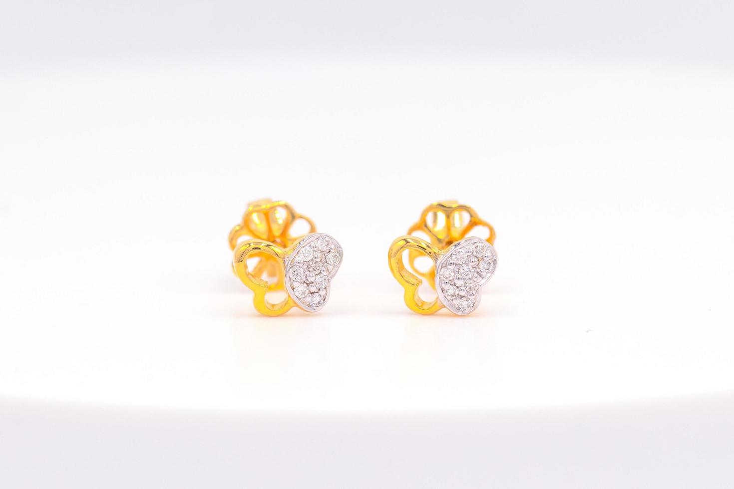 Diamond earring 9k gold photo