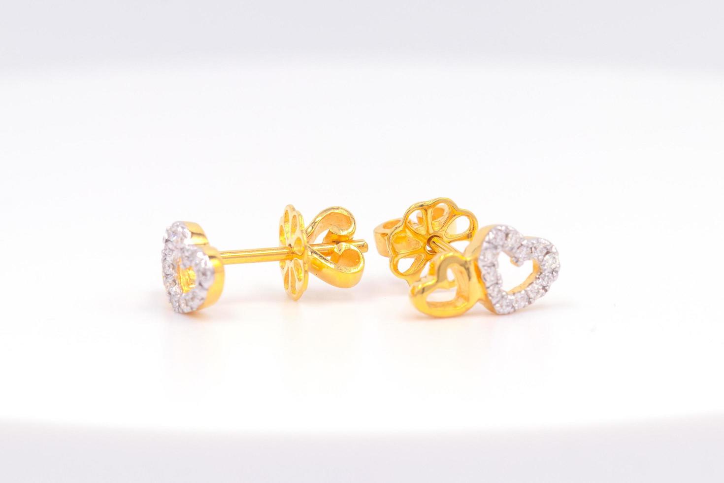 Diamond earring 9k gold photo