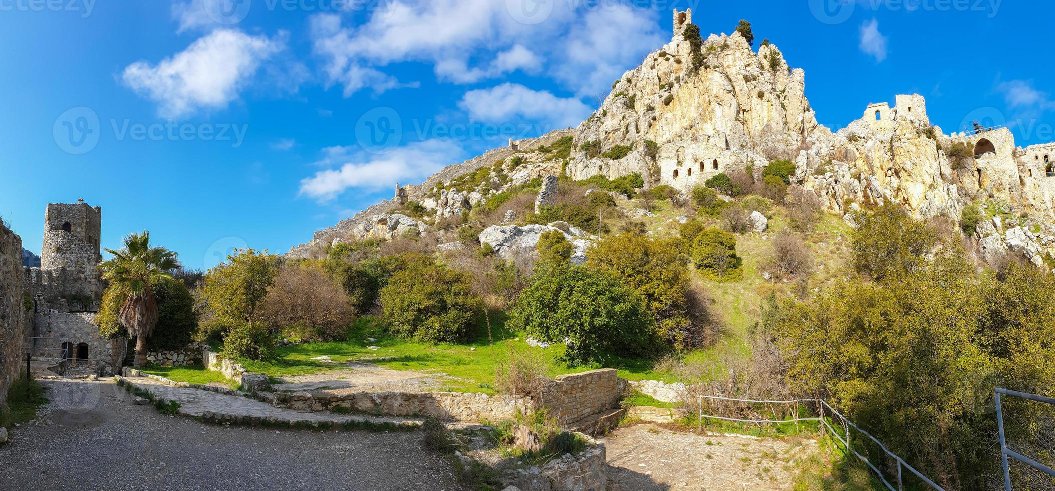 castillo de san hilarión kyrenia chipre foto