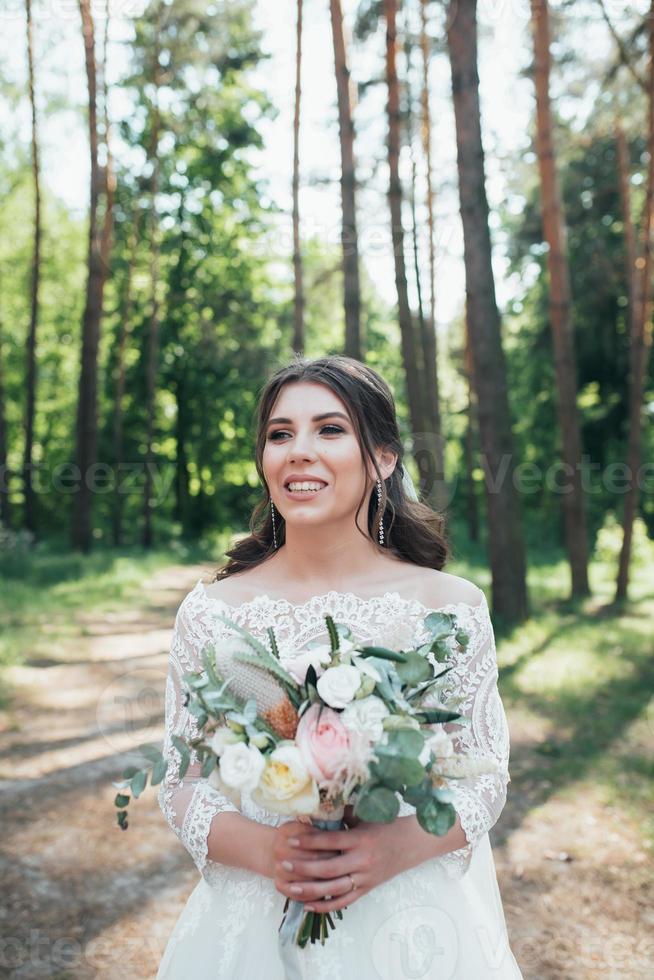 Rustic style emotions of the bride photo