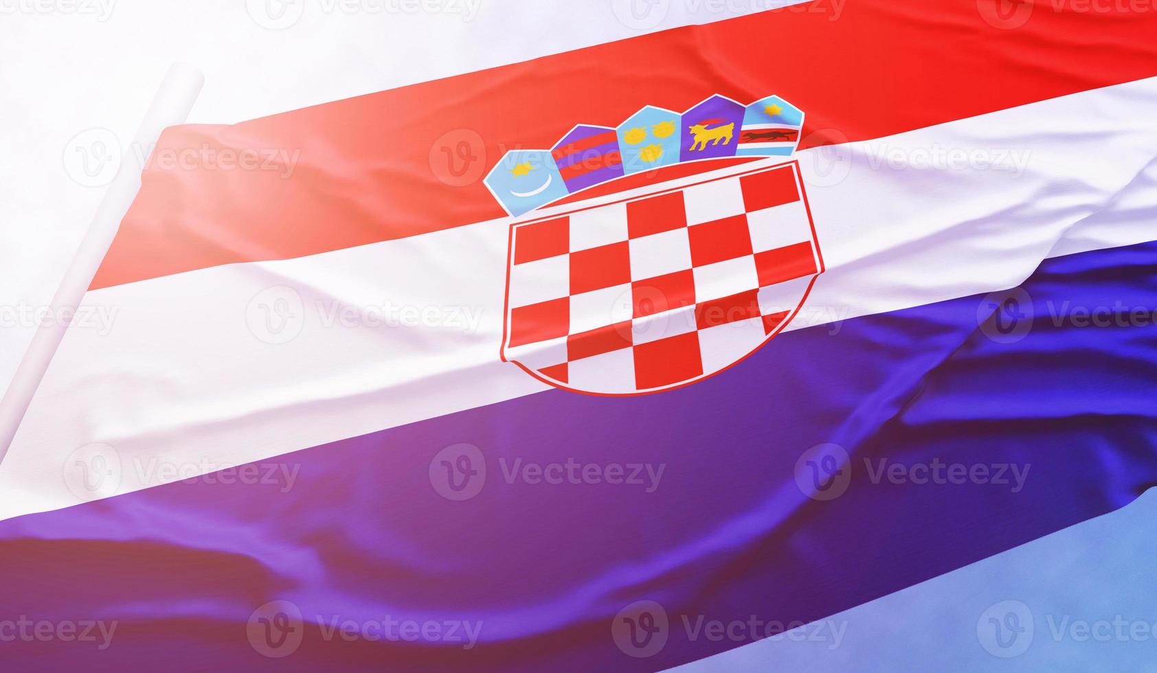 bandera de croacia en el cielo azul foto