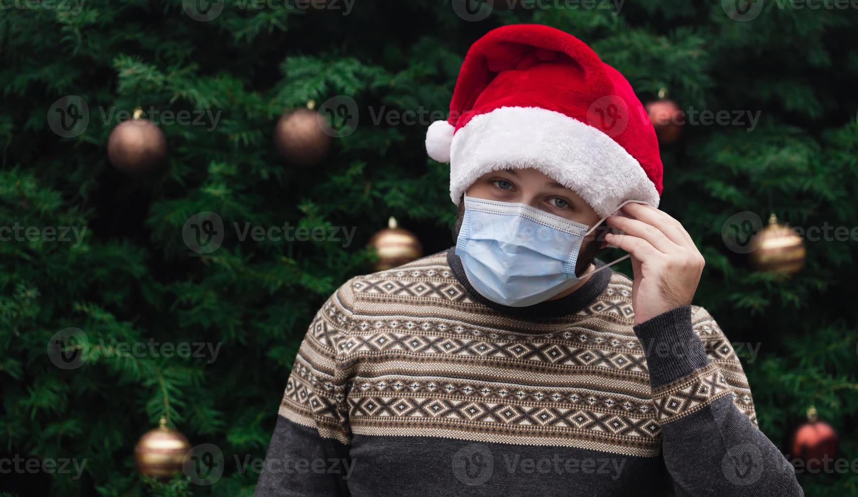 ponerse correctamente una mascarilla médica foto