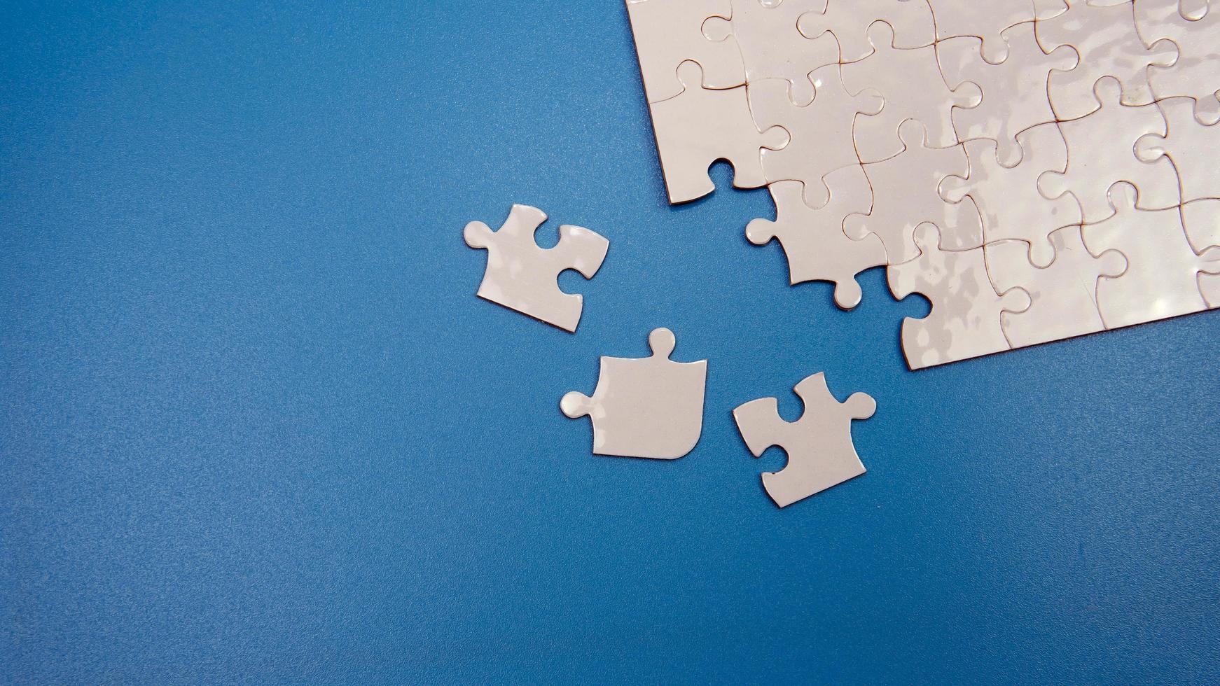 Blank Jigsaw Puzzle photo