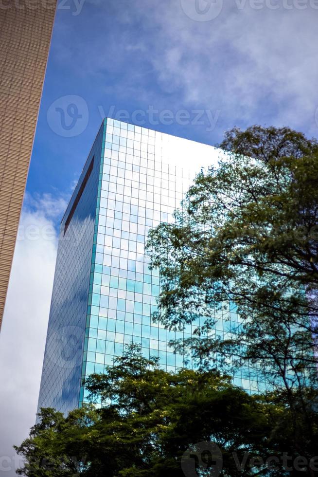 edificios edificios reflejados en brasil foto