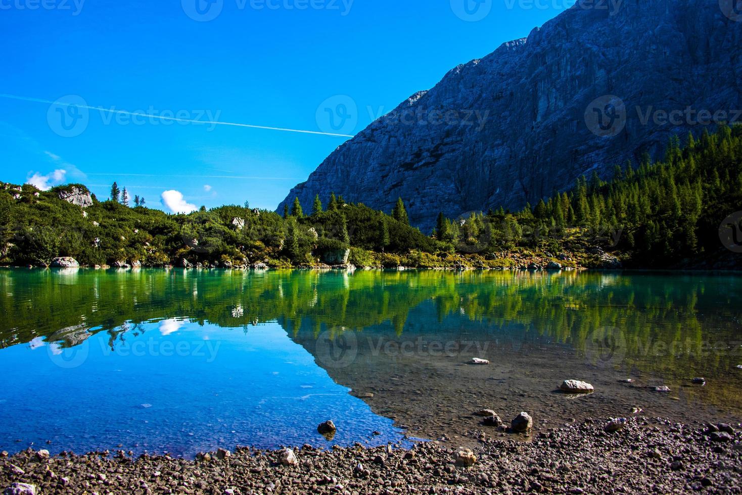 espléndido lago sorapis foto