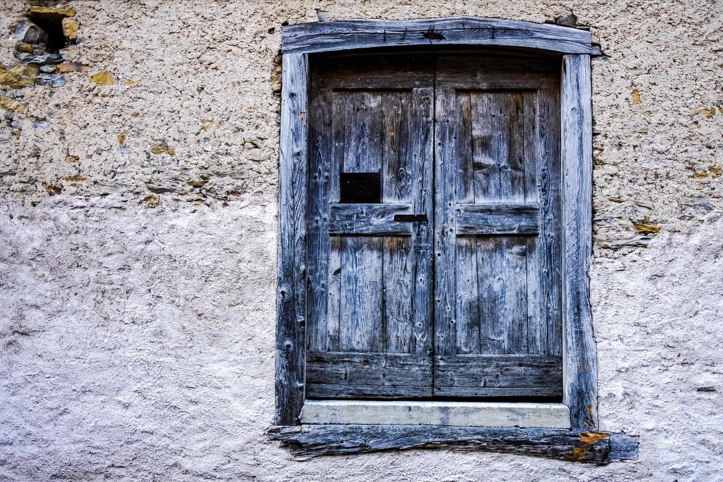 puerta de madera del granero foto