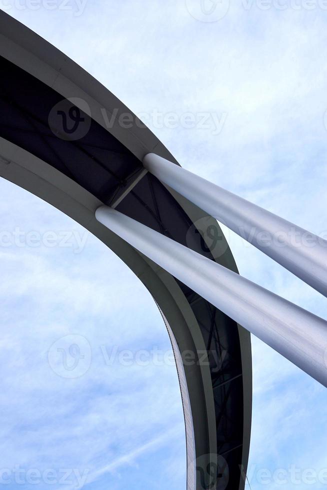 Arquitectura de puente en la ciudad de Bilbao España foto