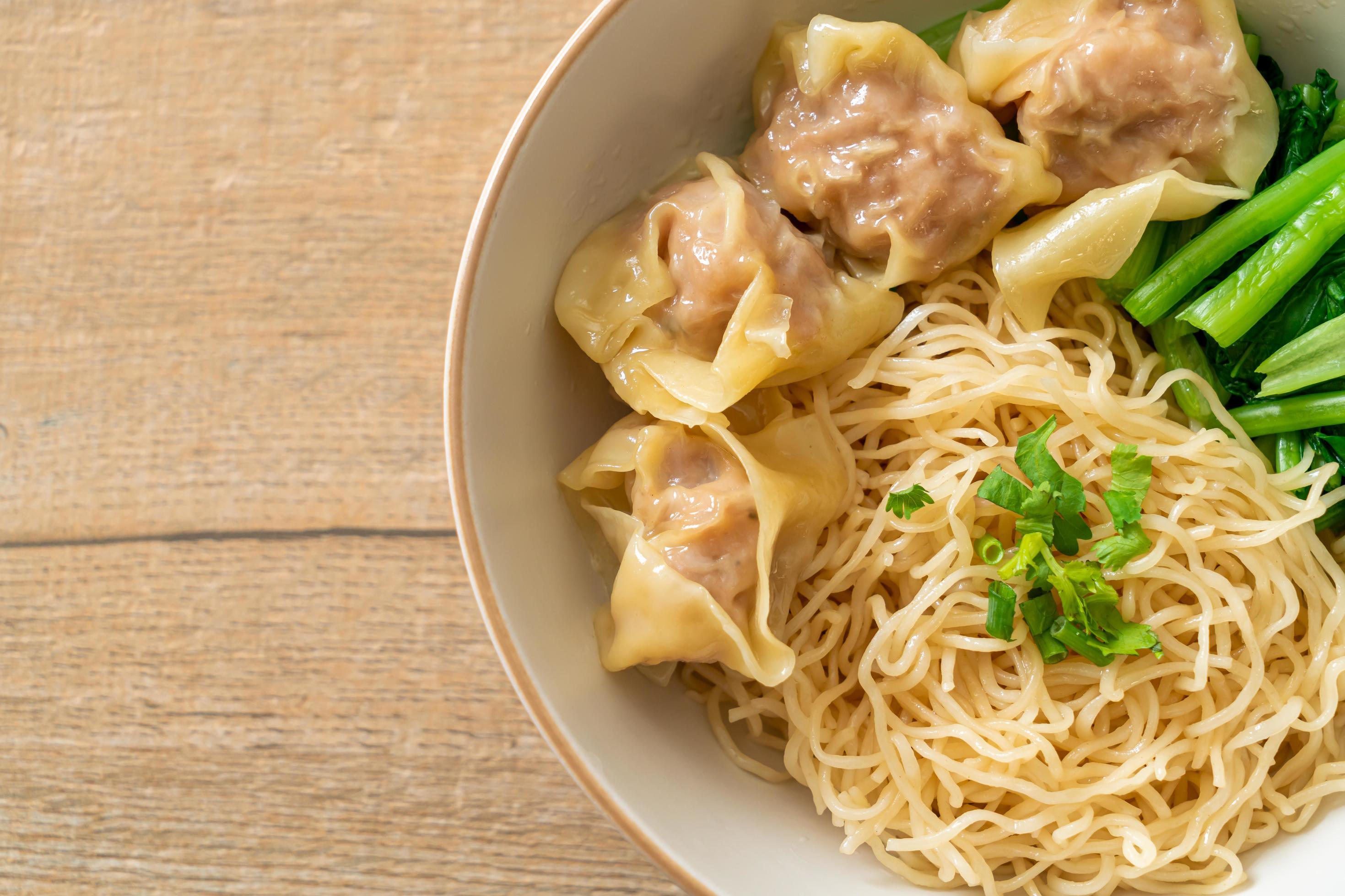 Dried egg noodles with pork wonton or pork dumplings without soup