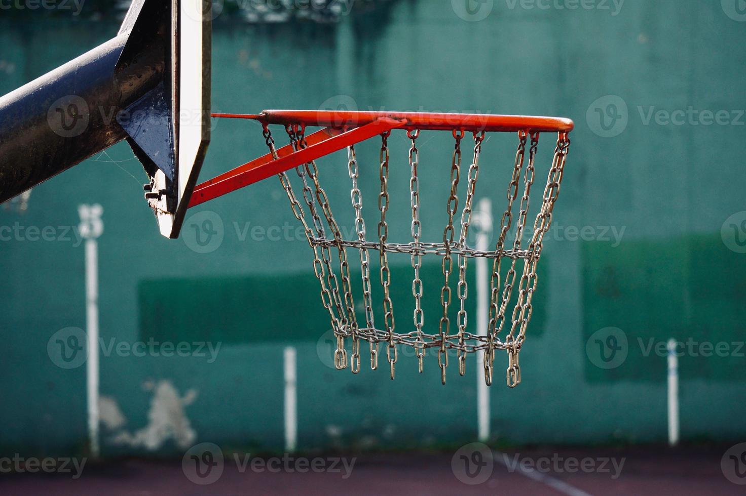 aro de baloncesto de la calle vieja foto