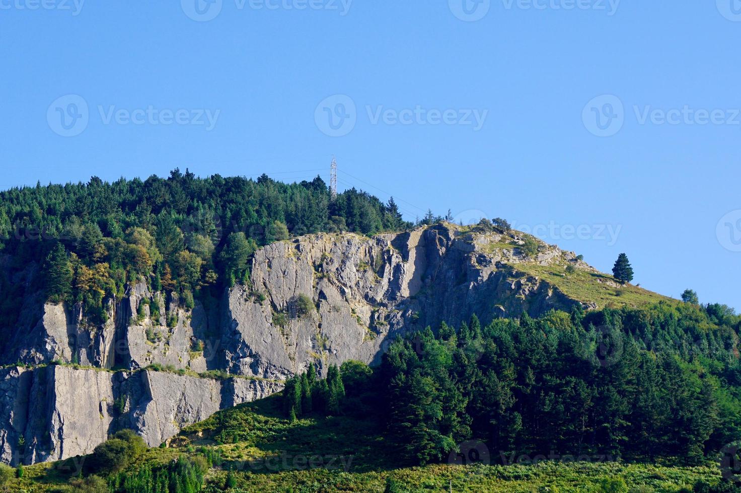 paisaje de montaña en bilbao españa foto