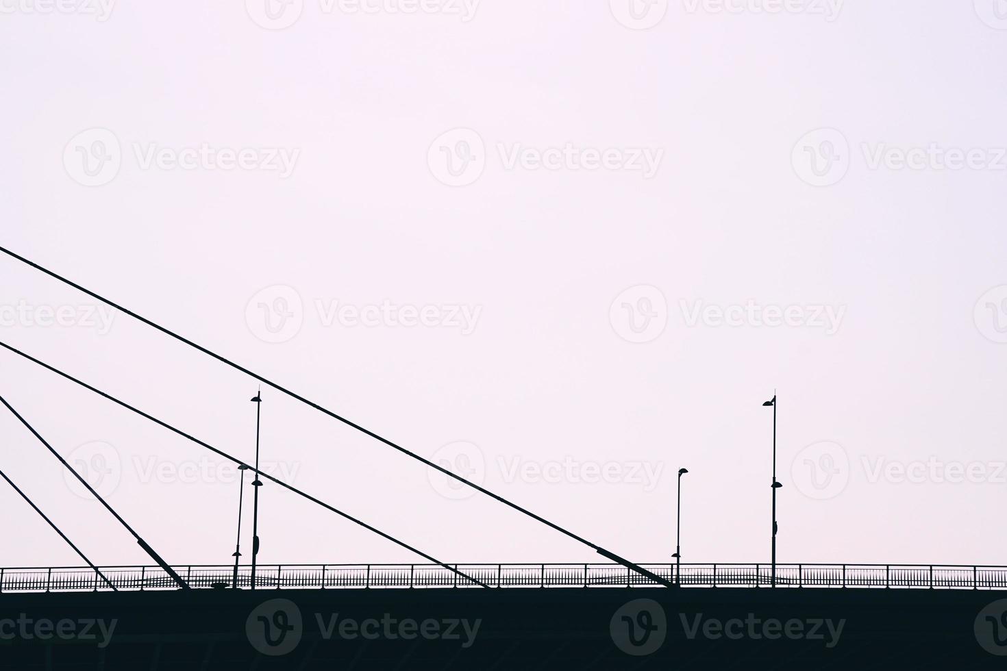 Arquitectura de puente en la ciudad de Bilbao España foto