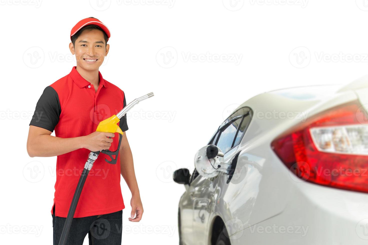 Retrato de trabajador y servicio de gasolinera foto