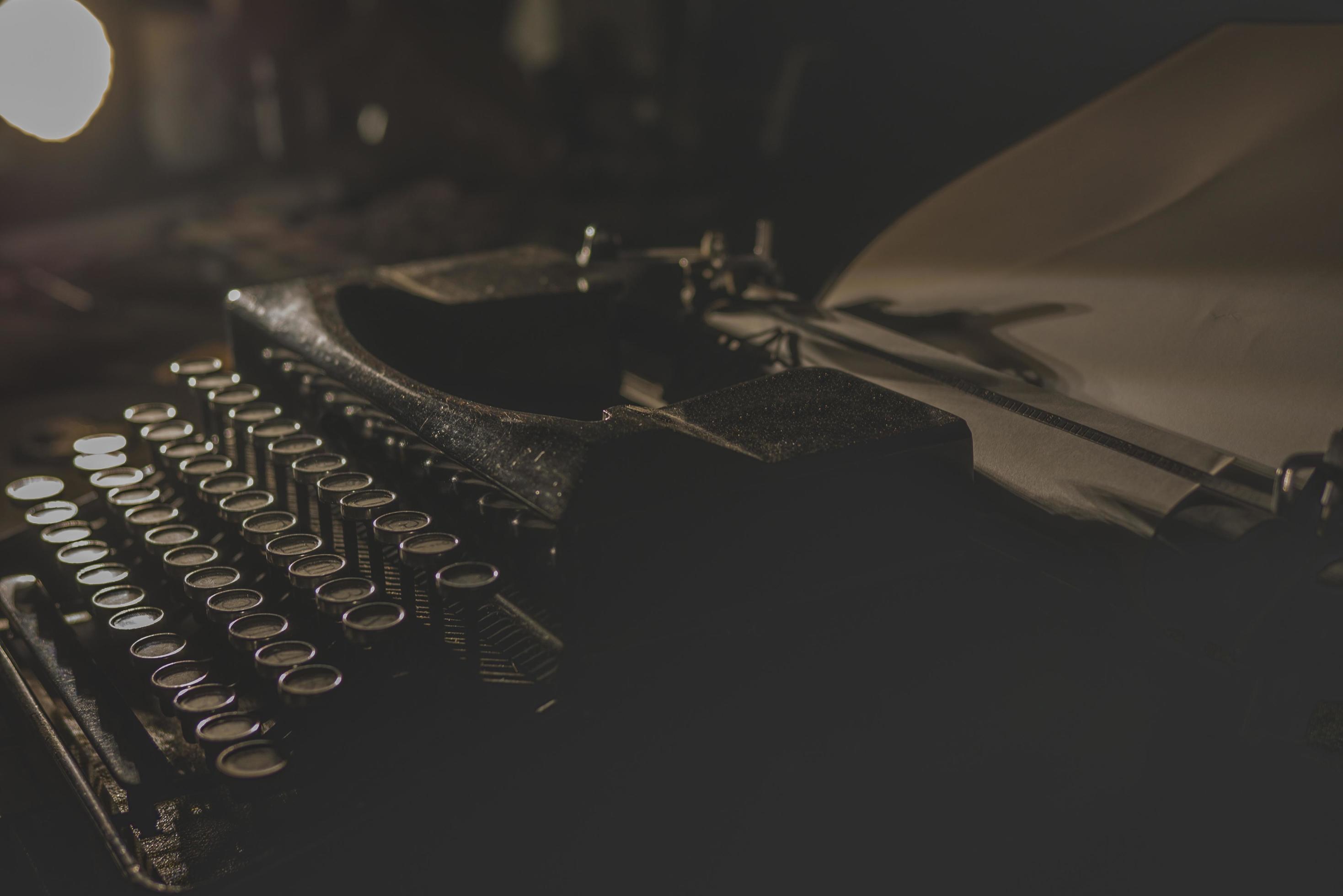 vintage typewriter wallpaper 2544976 Stock Photo at Vecteezy