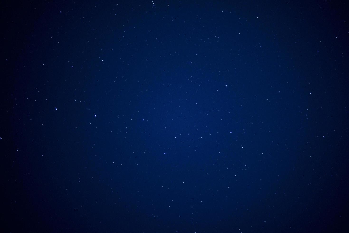 estrellas contra un fondo de pantalla de cielo azul foto