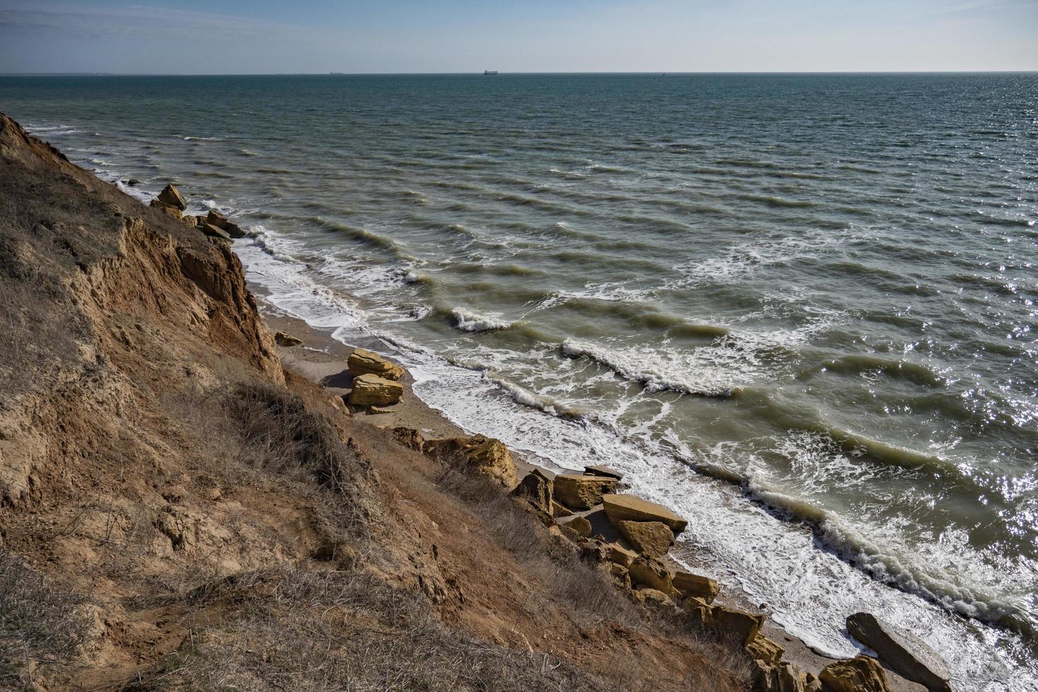 cliff view of the sea photo