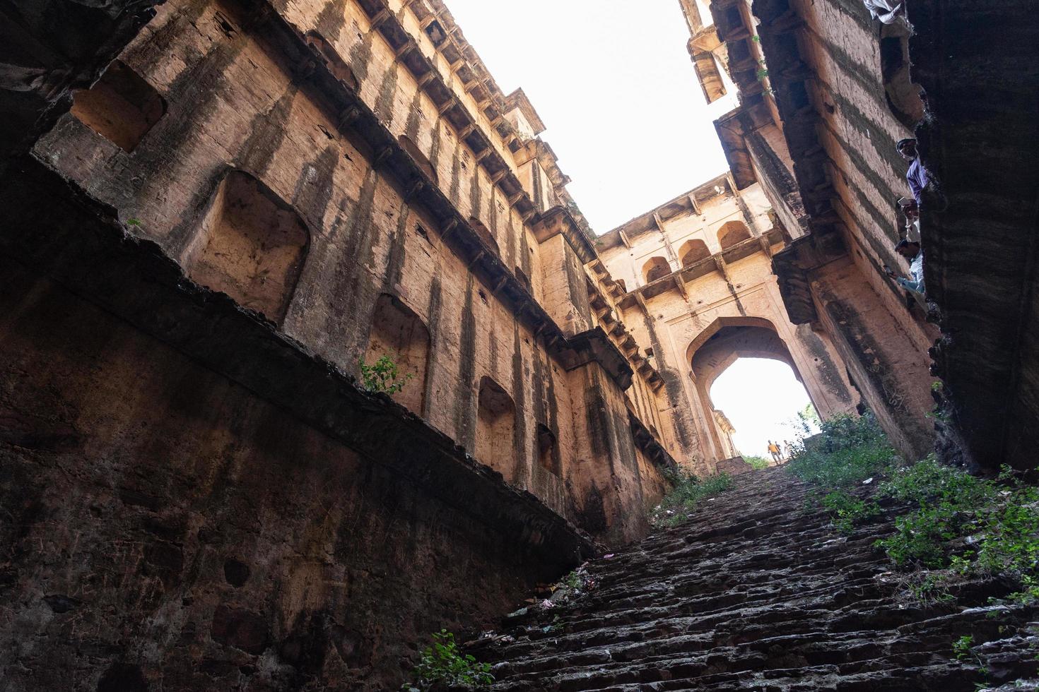 Paso bien en Bawdi, cerca de Neemrana Fort, Rajasthan, India foto