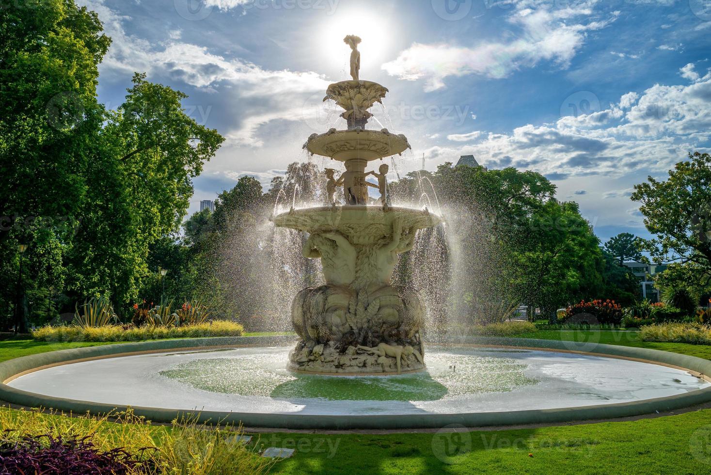 Fuente en Carlton Gardens Melbourne Australia foto