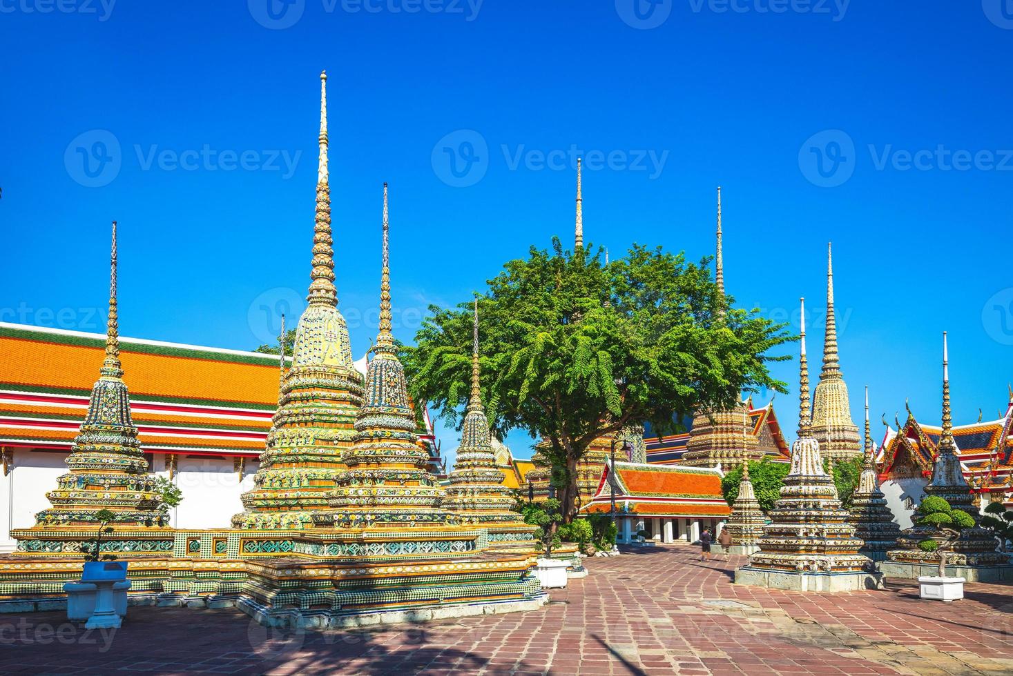Phra Chedi Rai de Wat Pho en Bangkok, Tailandia foto