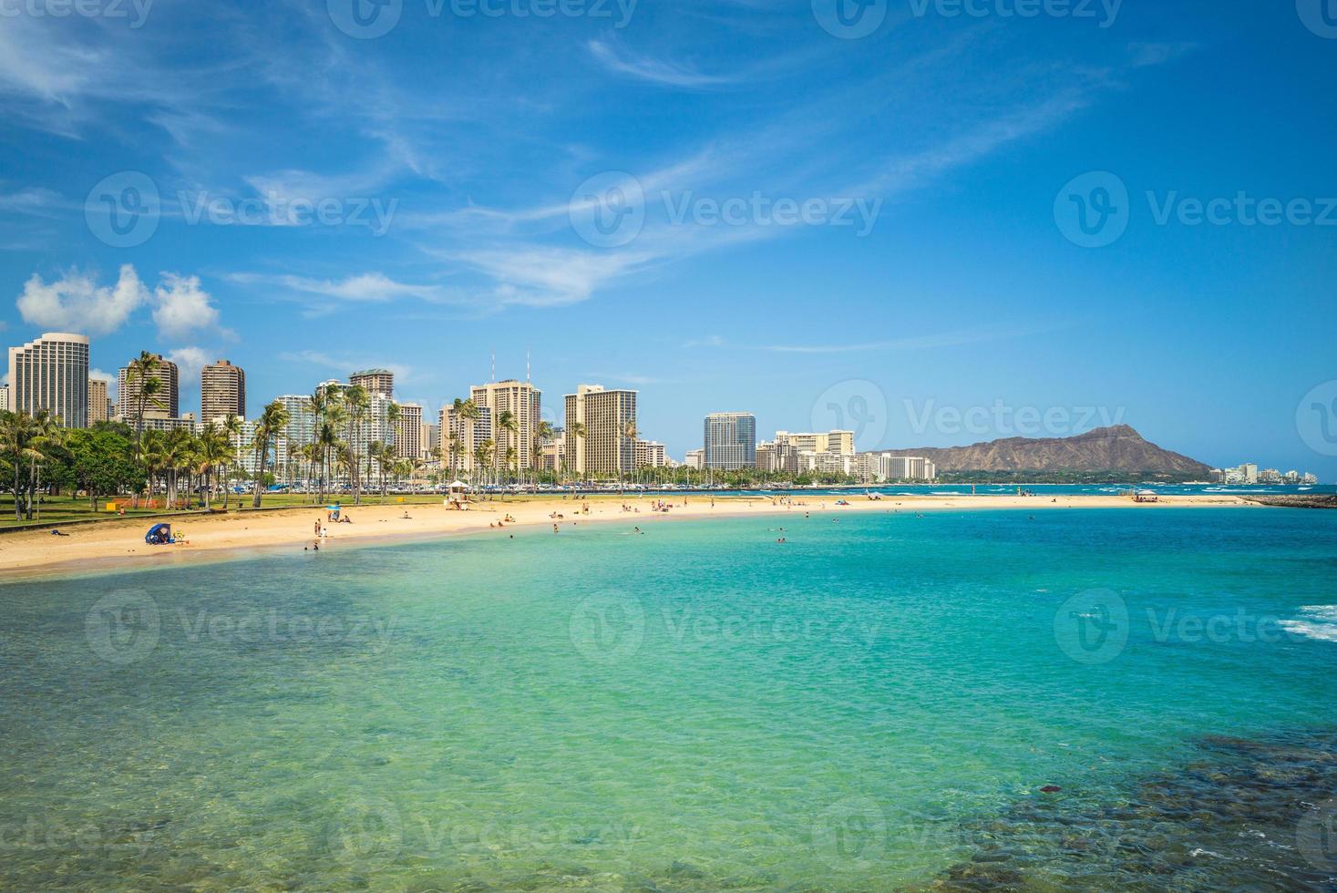 paisaje urbano de honolulu en la isla de oahu, hawai, nosotros foto