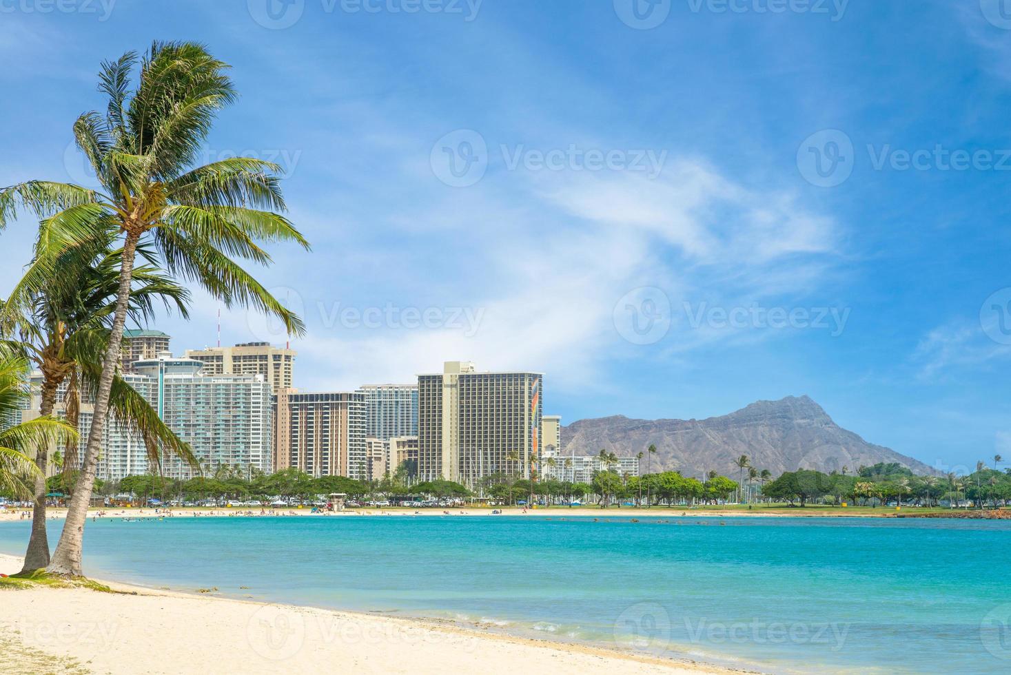 paisaje urbano de honolulu en la isla de oahu, hawai, nosotros foto