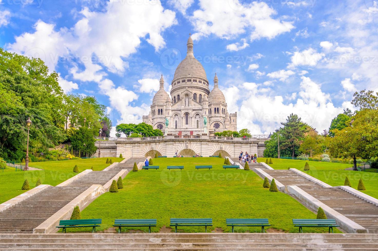 la basílica del sagrado corazón de parís en francia foto